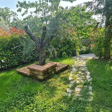 Scappo In Umbria, Eva *