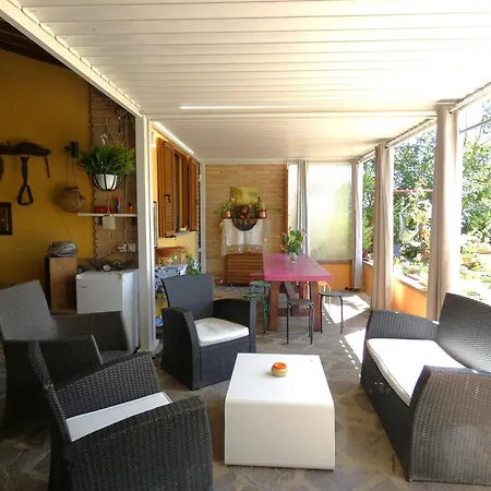 Scappo In Umbria, Eva Villa