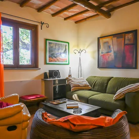 Scappo In Umbria, Eva Fornole