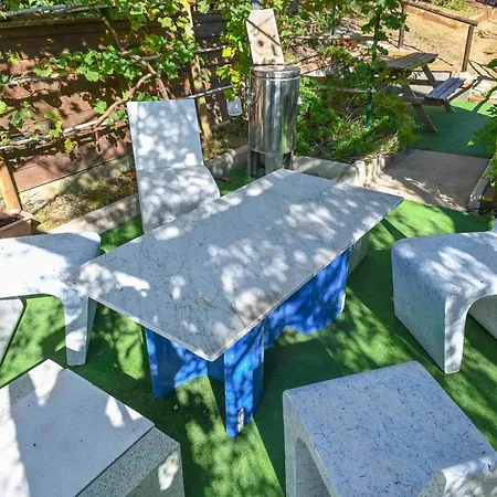 Scappo In Umbria, Eva Villa *