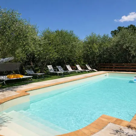 Scappo In Umbria, Eva Fornole