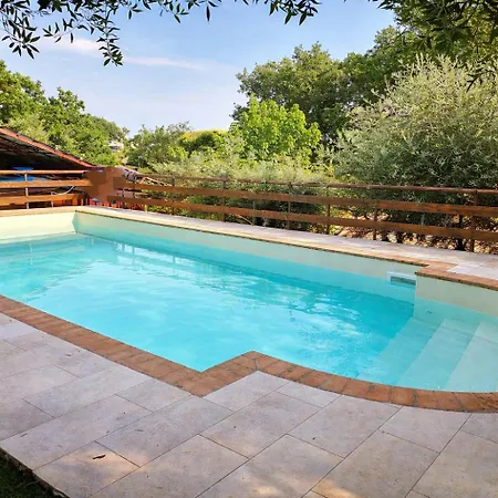 Scappo In Umbria, Eva Fornole