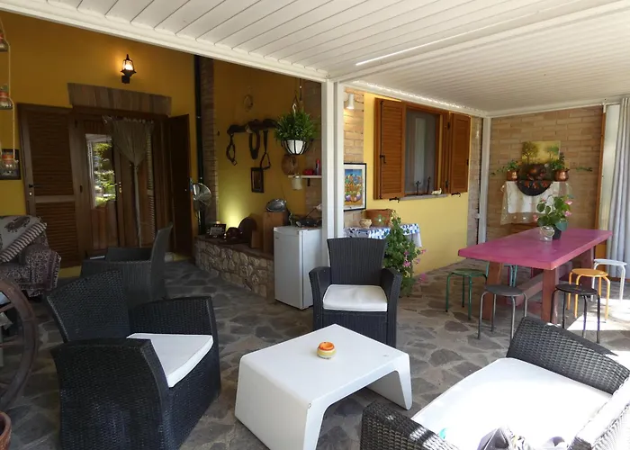 Scappo In Umbria, Eva Villa *