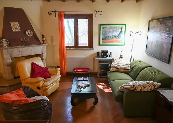 Scappo In Umbria, Eva Villa