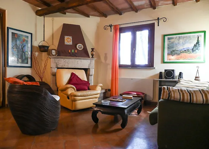 Scappo In Umbria, Eva Villa *